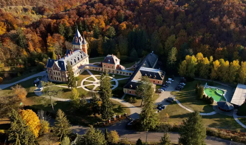 Kastlyhotel Sasvr Pardsasvr - Augusztus 20. (min. 2 j)