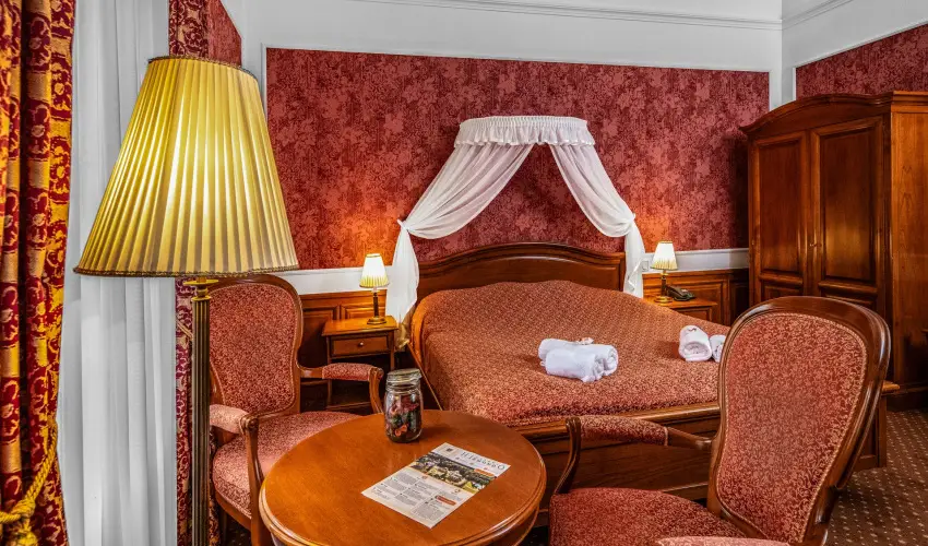 Kastlyhotel Sasvr Pardsasvr - Augusztus 20. (min. 2 j)