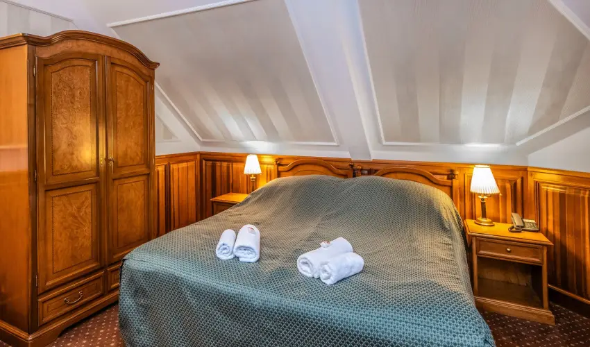 Kastlyhotel Sasvr Pardsasvr - Augusztus 20. (min. 2 j)