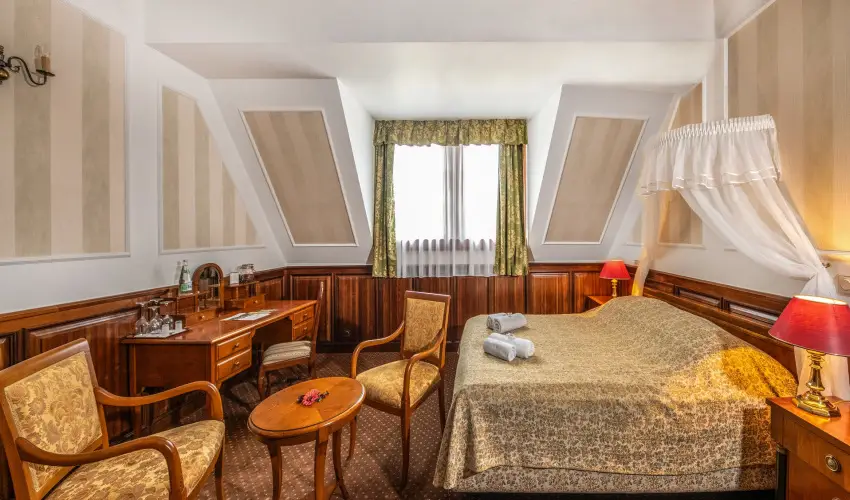 Kastlyhotel Sasvr Pardsasvr - Augusztus 20. (min. 2 j)