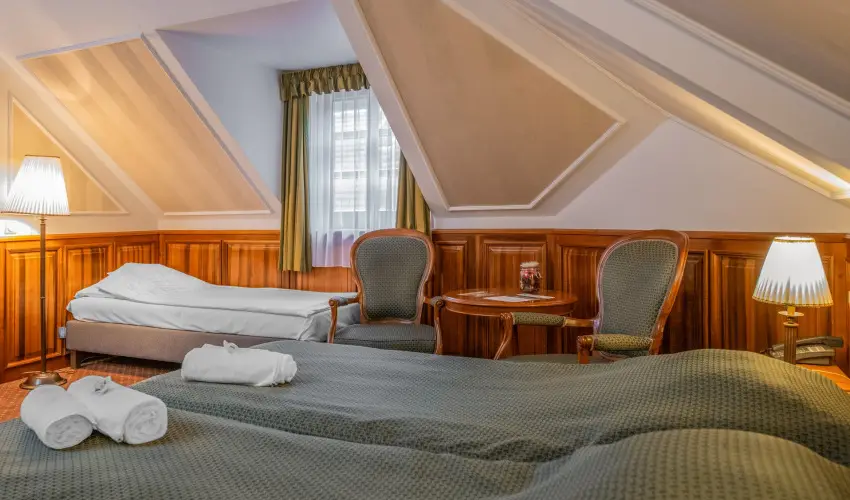 Kastlyhotel Sasvr Pardsasvr - Augusztus 20. (min. 2 j)