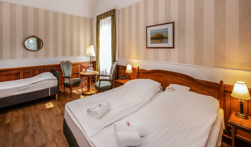 Kastlyhotel Sasvr Pardsasvr - Augusztus 20. (min. 2 j)