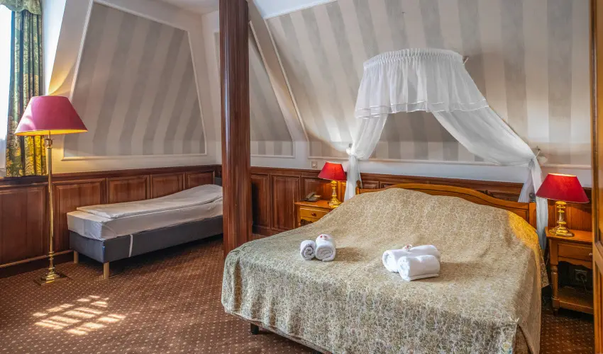 Kastlyhotel Sasvr Pardsasvr - Augusztus 20. (min. 2 j)