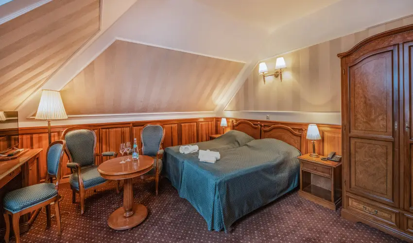 Kastlyhotel Sasvr Pardsasvr - Augusztus 20. (min. 2 j)