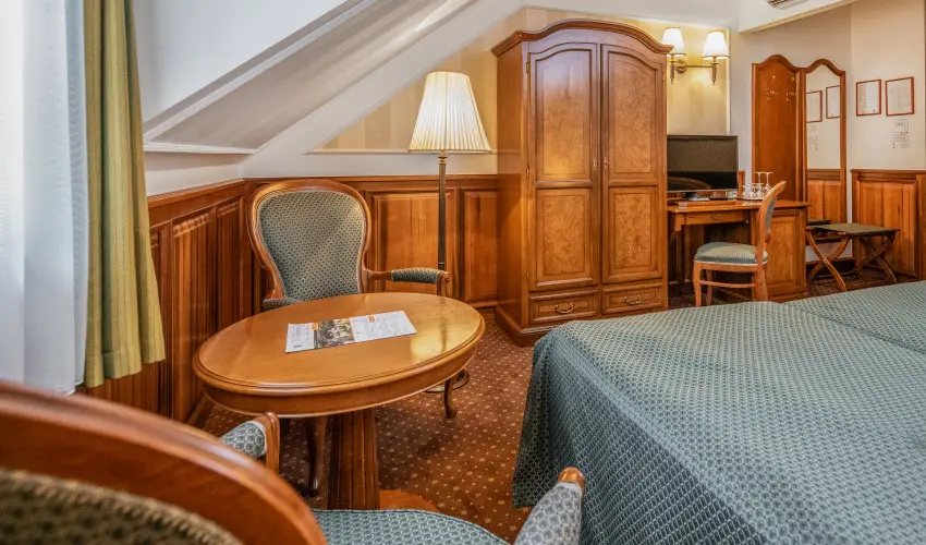 Kastlyhotel Sasvr Pardsasvr - Augusztus 20. (min. 2 j)