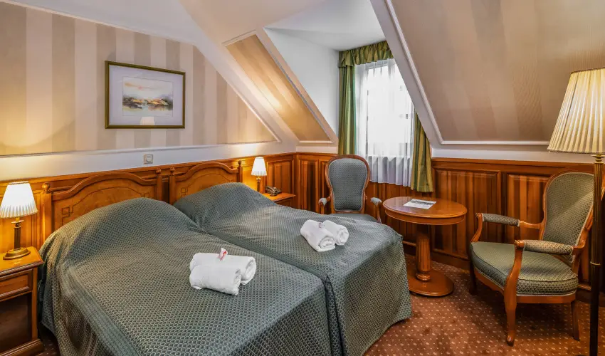 Kastlyhotel Sasvr Pardsasvr - Augusztus 20. (min. 2 j)