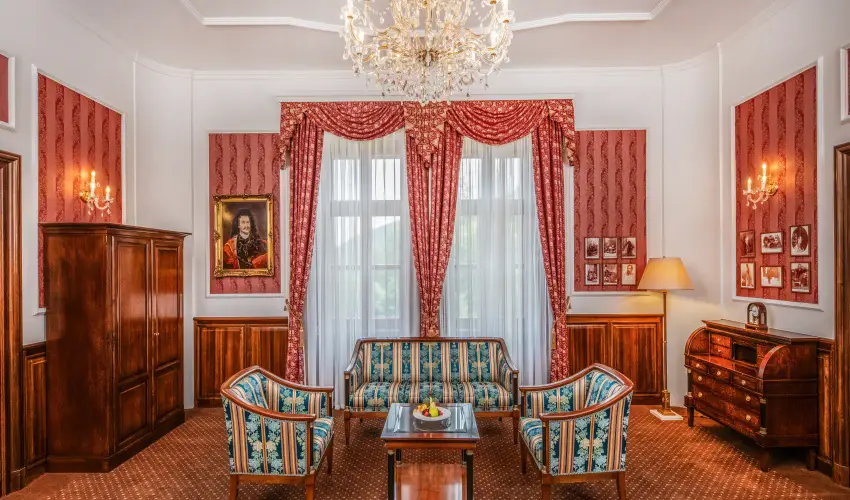 Kastlyhotel Sasvr Pardsasvr - Augusztus 20. (min. 2 j)