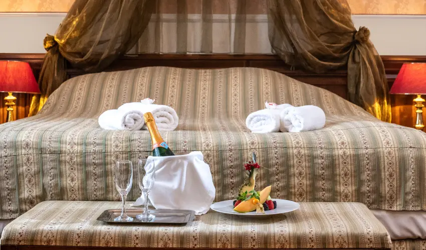 Kastlyhotel Sasvr Pardsasvr - Augusztus 20. (min. 2 j)