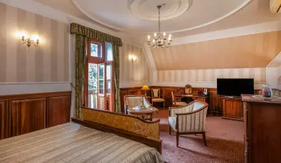 Kastlyhotel Sasvr Pardsasvr