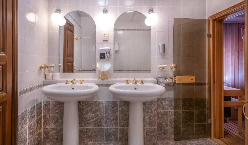 Kastlyhotel Sasvr Pardsasvr - Augusztus 20. (min. 2 j)