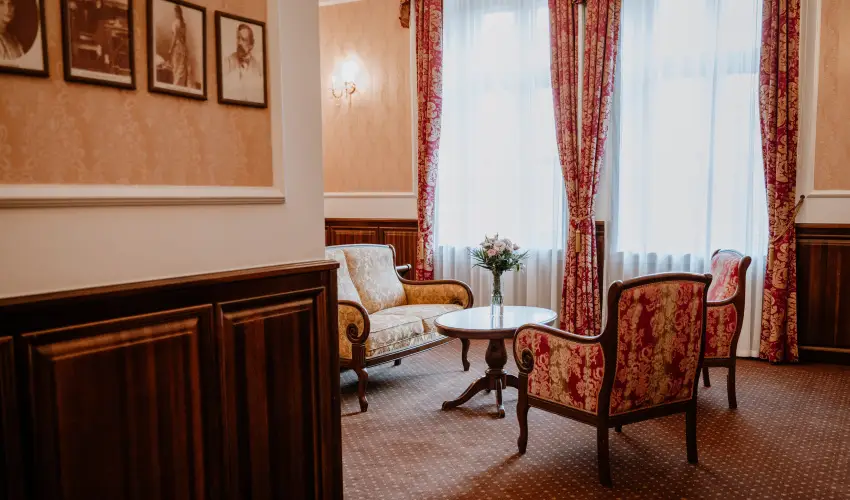 Kastlyhotel Sasvr Pardsasvr - Augusztus 20. (min. 2 j)