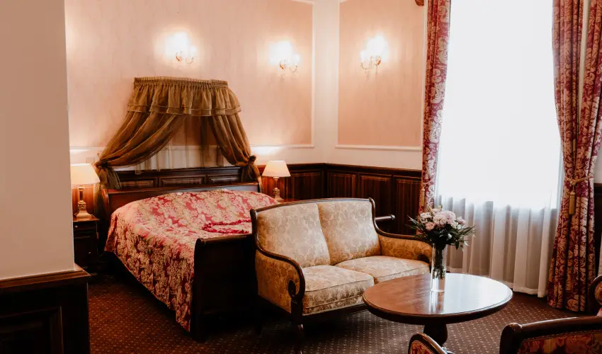 Kastlyhotel Sasvr Pardsasvr - Augusztus 20. (min. 2 j)