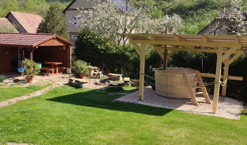 Kat�ng Vend�gh�z Tardos - Augusztus 20. (min. 2 �j)