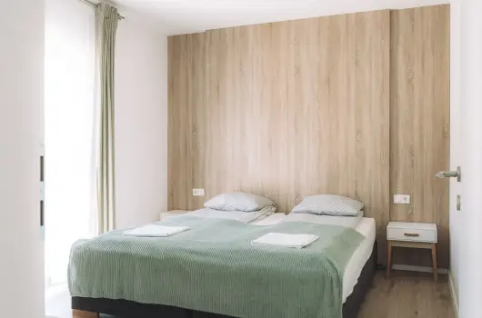 Kat�ng Vend�gh�z - Augusztus 20. (min. 2 �j)