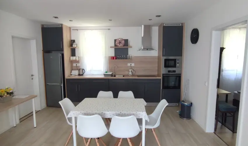 Kat�ng Vend�gh�z Tardos - Augusztus 20. (min. 2 �j)