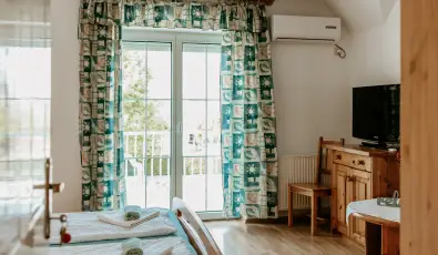 K�k Vend�gh�z Gyenesdi�s