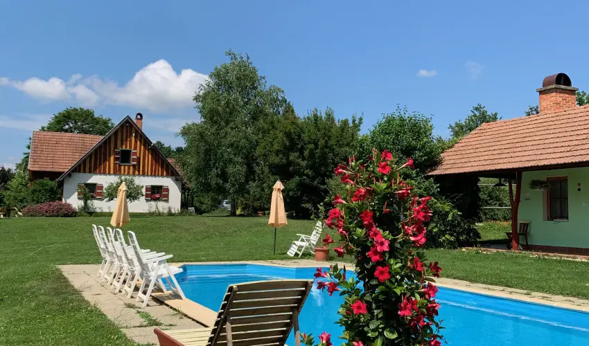 Kerca Bio Farm Kercaszomor - Augusztus 20. (min. 2 j)