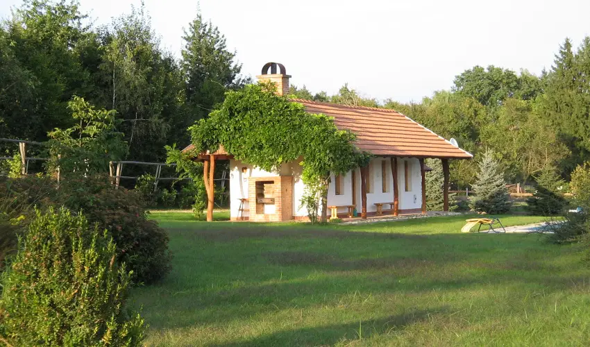 Kerca Bio Farm Kercaszomor - Augusztus 20. (min. 2 j)