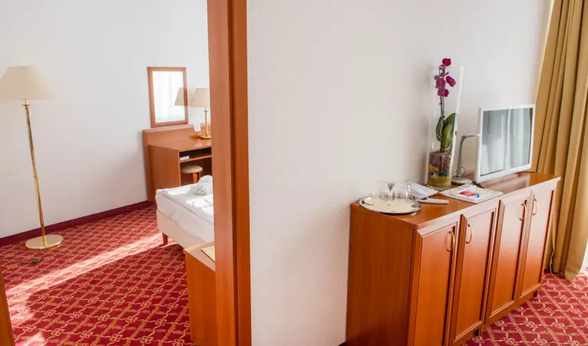 Kt Korona Konferencia & Wellness Hotel Balatonszrsz - Augusztus 20.