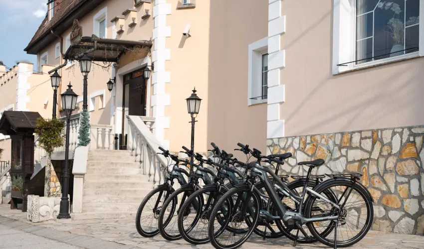 Kikelet Club Hotel Miskolctapolca - Augusztus 20. - teljes el�refizet�ssel (min. 2 �j)
