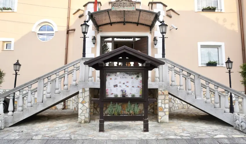 Kikelet Club Hotel Miskolctapolca - Augusztus 20. - teljes el�refizet�ssel (min. 2 �j)
