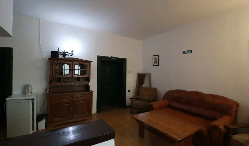 K�bor Macska Fogad� K�szeg - Augusztus 20.