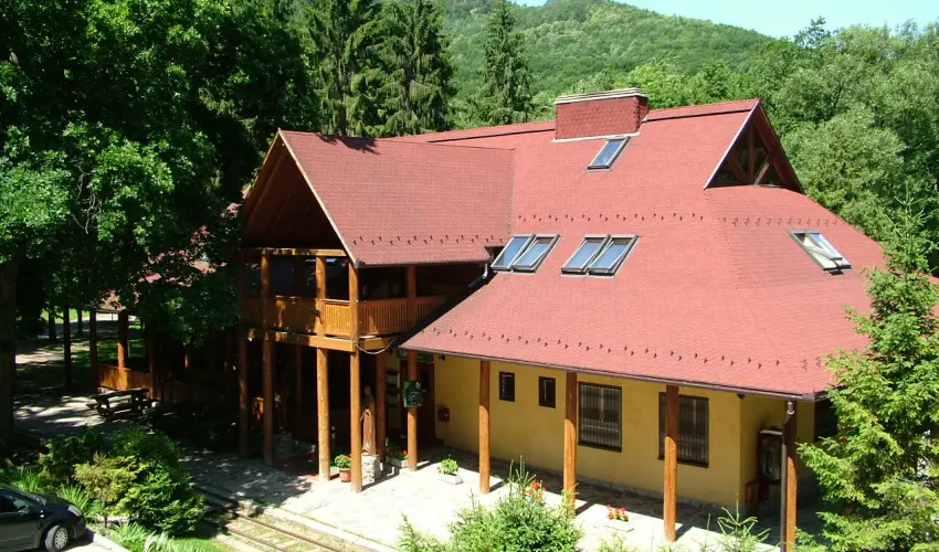 K�kapu Vad�szkast�ly �s Hotel & Apartments Nagyhuta - Augusztus 20. (min. 2 �j)