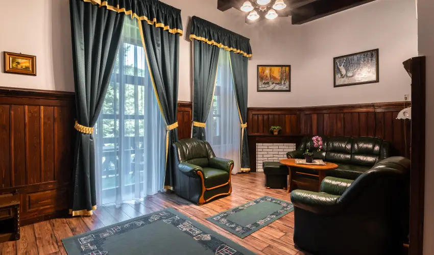 K�kapu Vad�szkast�ly �s Hotel & Apartments Nagyhuta - Augusztus 20. (min. 2 �j)