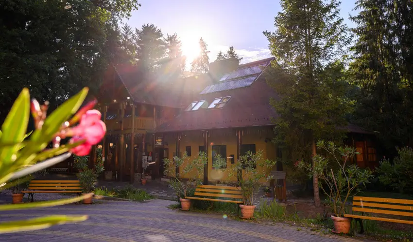 K�kapu Vad�szkast�ly �s Hotel & Apartments Nagyhuta - Augusztus 20. (min. 2 �j)