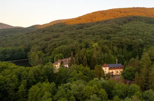 K�kapu Vad�szkast�ly �s Hotel & Apartments - Augusztus 20.