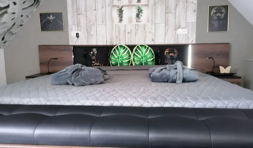 K�kert Pihen�h�z K�szeg - Augusztus 20.