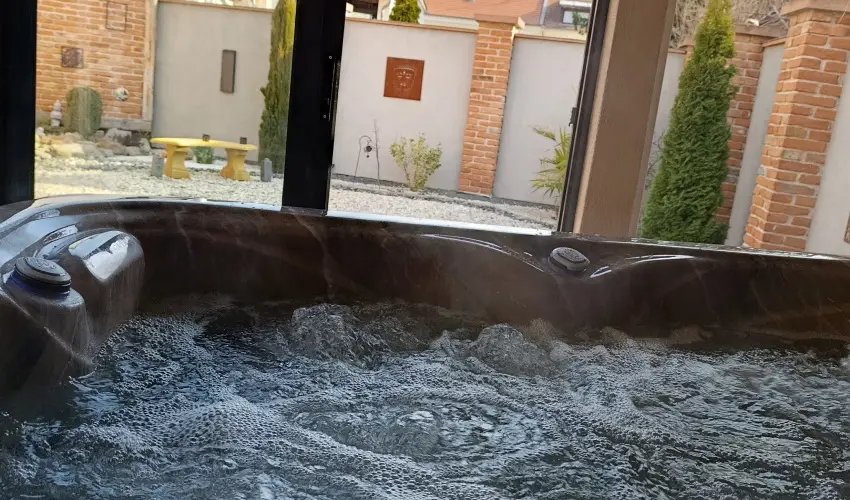 K�kert Pihen�h�z K�szeg - Augusztus 20.