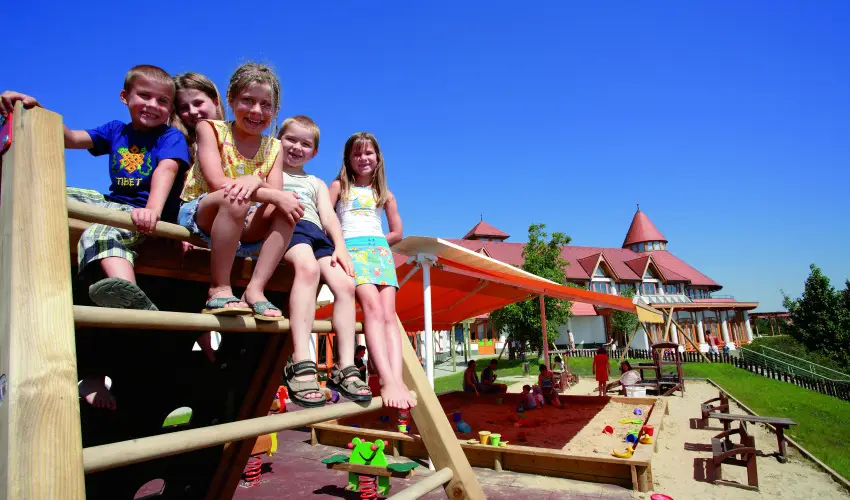 Kolping Holiday Resort Als�p�hok - Augusztus 20. (min. 3 �j)