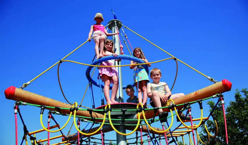 Kolping Holiday Resort Als�p�hok - Augusztus 20. (min. 3 �j)