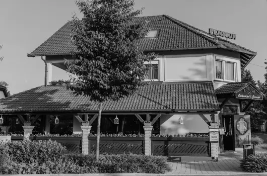 Korona Panzi� �s �tterem - Augusztus 20. (min. 2 �j)