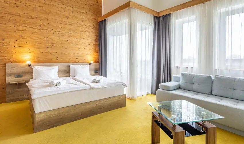 Krist�ly Hotel Konferencia & Wellness Ajka - Augusztus 20.