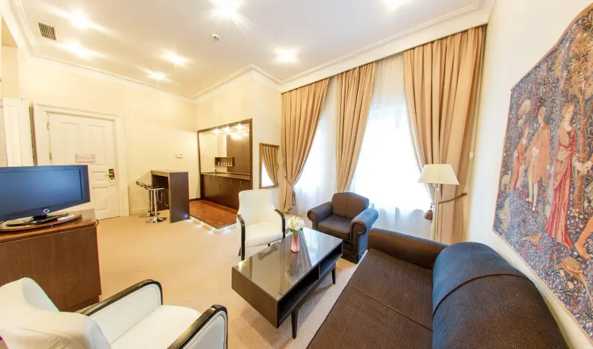 Kristly Imperial Hotel Tata - Augusztus 20. 