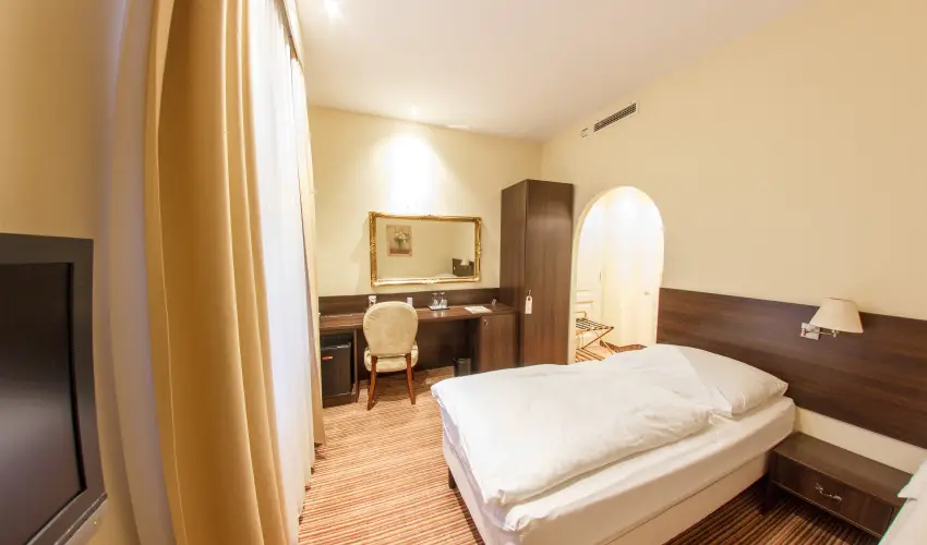 Kristly Imperial Hotel Tata - Augusztus 20. 