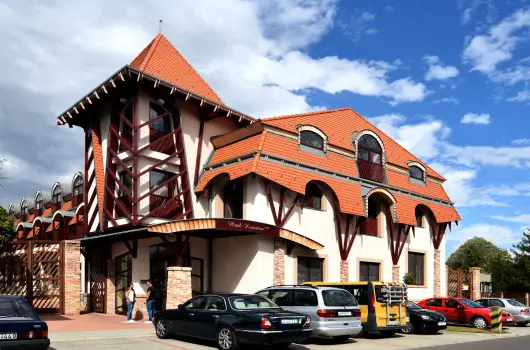 Hotel Kum�nia - Augusztus 20.