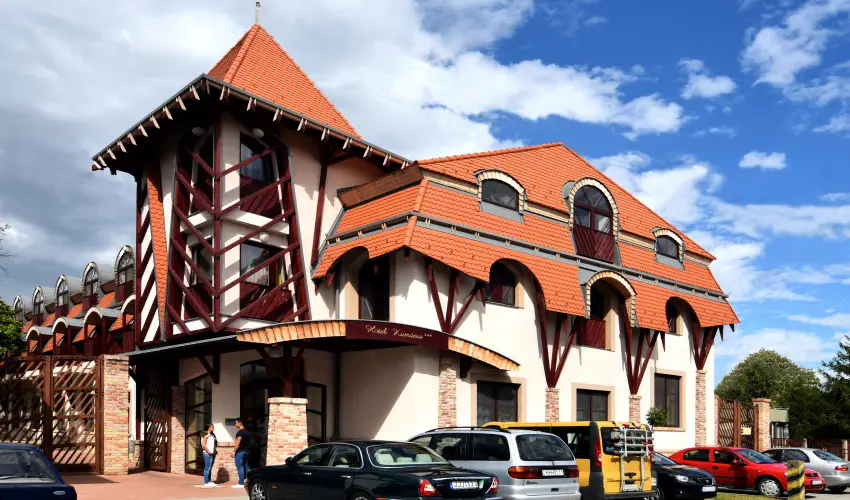 Hotel Kum�nia Kis�jsz�ll�s - Augusztus 20. (min. 2 �j)