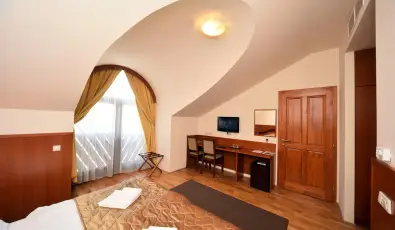 Hotel Kum�nia Kis�jsz�ll�s