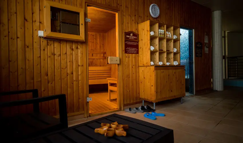 Hotel Kum�nia Kis�jsz�ll�s - Augusztus 20. (min. 2 �j)