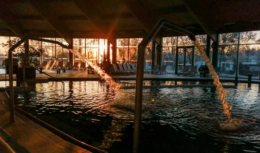 Hotel Kum�nia Kis�jsz�ll�s - Augusztus 20. (min. 2 �j)