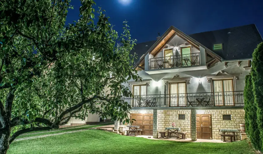 Laky Villa Zalakaros - Augusztus 20. (min. 2 �j)