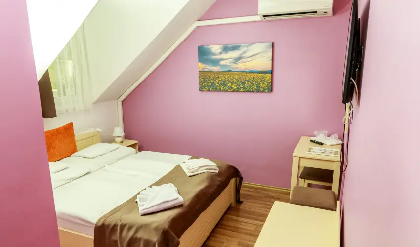 Land-Plan Hotel & Restaurant T�lt�stava - Augusztus 20.