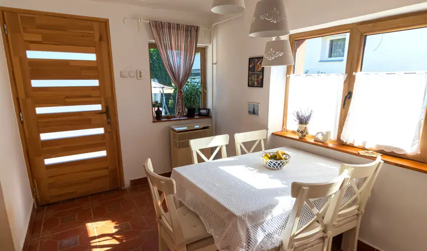 Lank�s Vend�gh�z Holl�k� - Augusztus 20. (min. 2 �j)