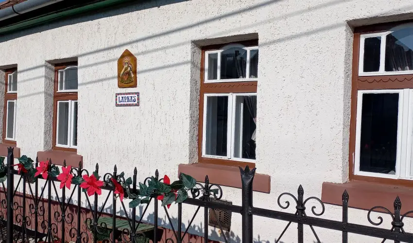 Lank�s Vend�gh�z Holl�k� - Augusztus 20. (min. 2 �j)