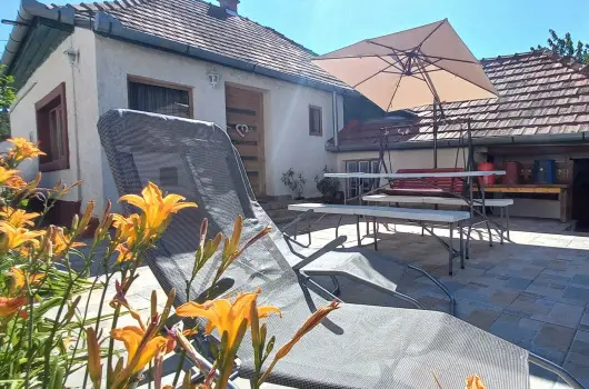 Lank�s Vend�gh�z - Augusztus 20. (min. 2 �j)