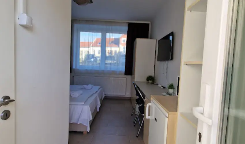 Lencs�s Apartmanh�z Apartmanok Sopron - Augusztus 20.