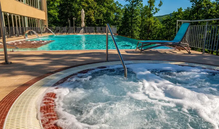 Lifestyle Hotel Mtra Mtrahza - Augusztus 20.